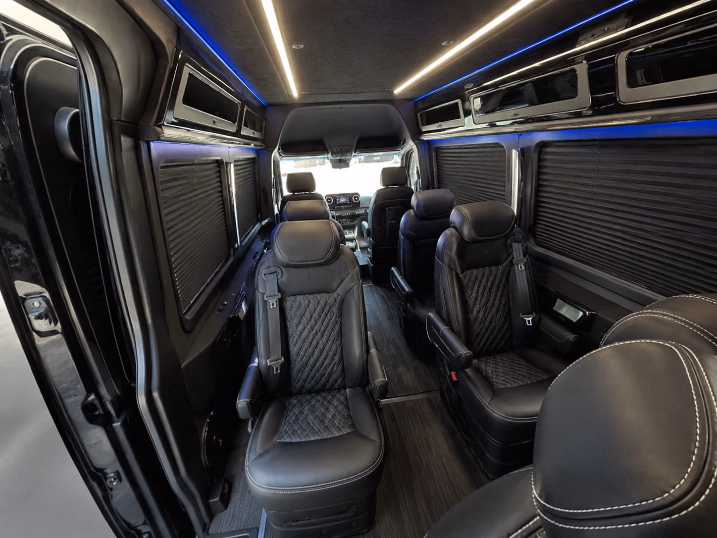 find the perfect transportation for your next airport transfer 1