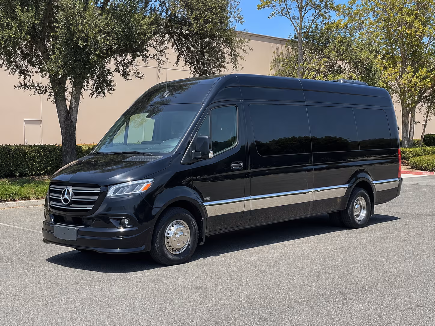 find the perfect transportation for your next corporate event 1